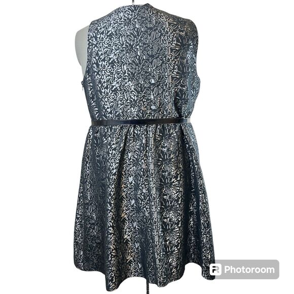 Lane Bryant Fit & Flare Dress Plus Sz 20 Black Metallic Gray V Neck Sleeveless - Picture 2 of 8